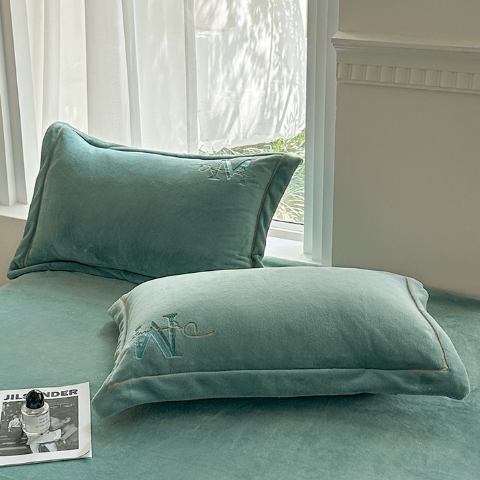 91家纺网 家纺一手货源 找家纺 宇彬家纺 2025新款母婴级牛奶绒婴儿绒刺绣四件套 M款 炫彩绿-香槟