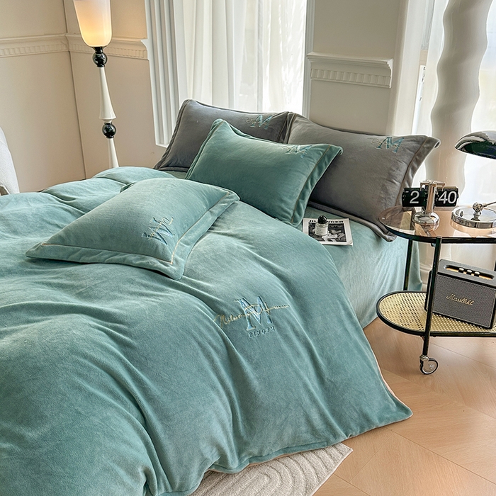 91家纺网 家纺一手货源 找家纺 宇彬家纺 2025新款母婴级牛奶绒婴儿绒刺绣四件套 M款 炫彩绿-香槟