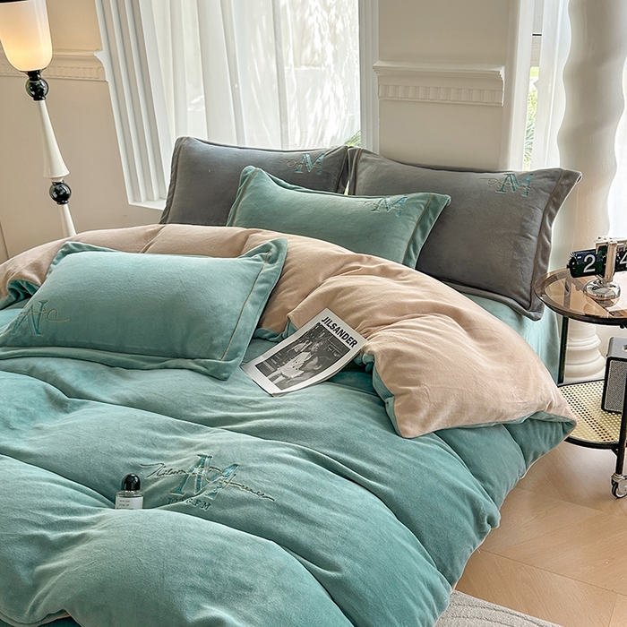 91家纺网 家纺一手货源 找家纺 宇彬家纺 2025新款母婴级牛奶绒婴儿绒刺绣四件套 M款 炫彩绿-香槟