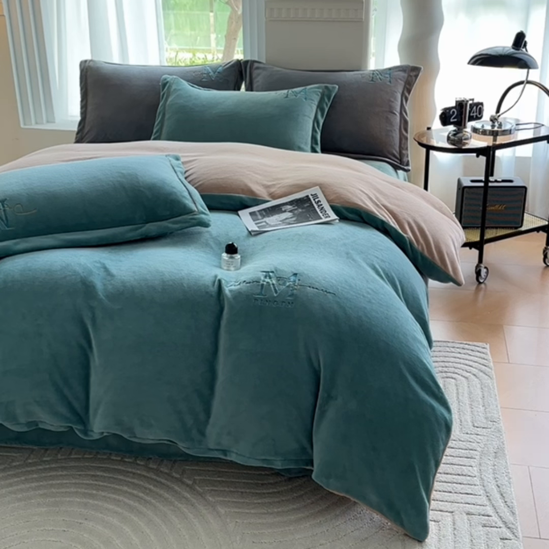 91家纺网 家纺一手货源 找家纺 宇彬家纺 2025新款母婴级牛奶绒婴儿绒刺绣四件套 M款 炫彩绿-香槟