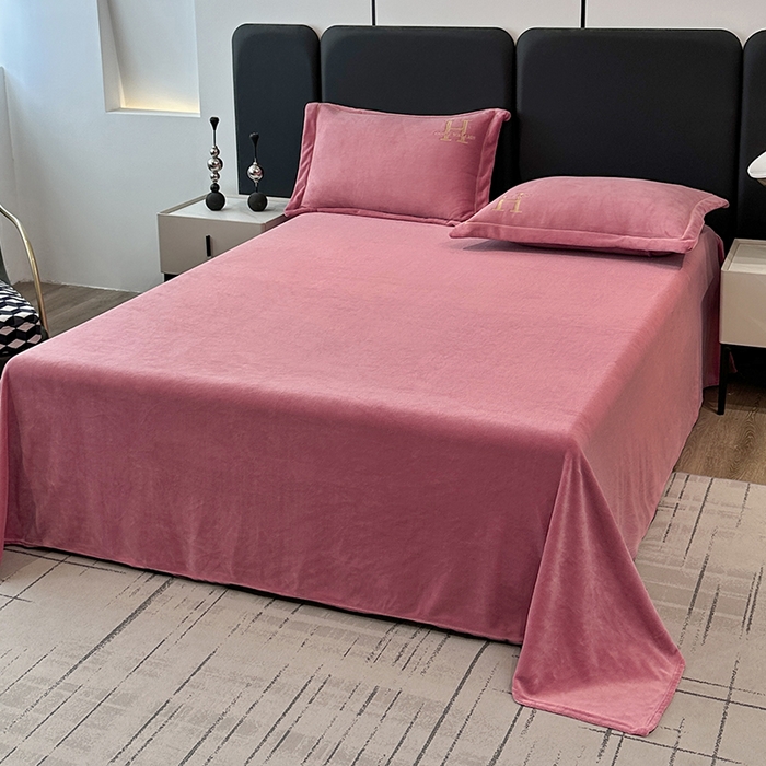 91家纺网 家纺一手货源 找家纺 宇彬家纺 2025新款母婴级牛奶绒婴儿绒刺绣四件套 H-奶油粉