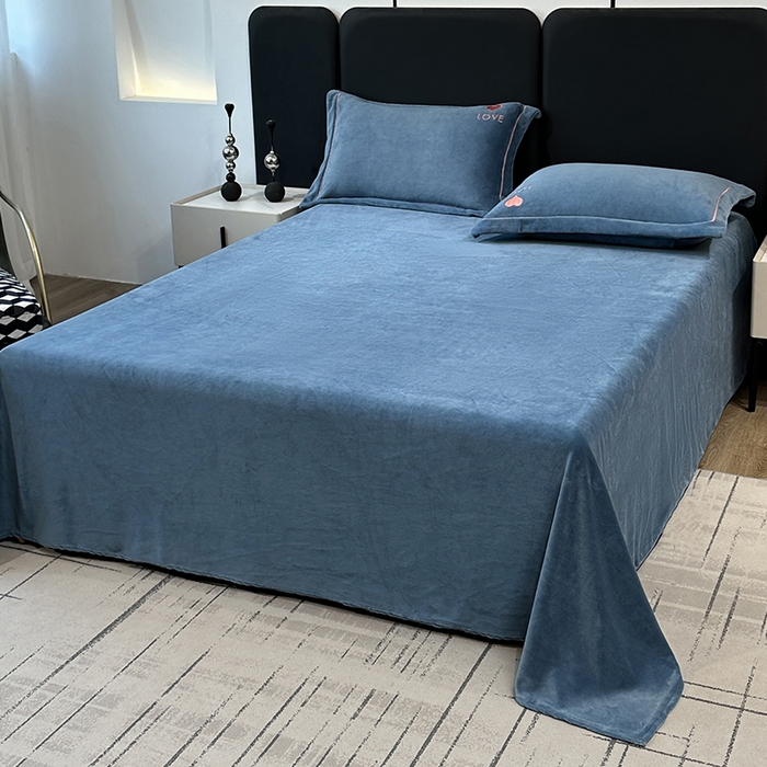 91家纺网 家纺一手货源 找家纺 宇彬家纺 2025新款母婴级牛奶绒婴儿绒刺绣四件套 爱心-宾利蓝