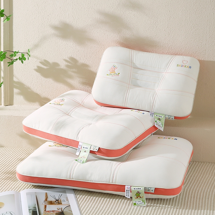 91家纺网 家纺一手货源 找家纺 （总）金牛枕芯 2025新款滑板熊亲子枕决明子枕头乳胶夹层儿童枕成人枕头枕芯