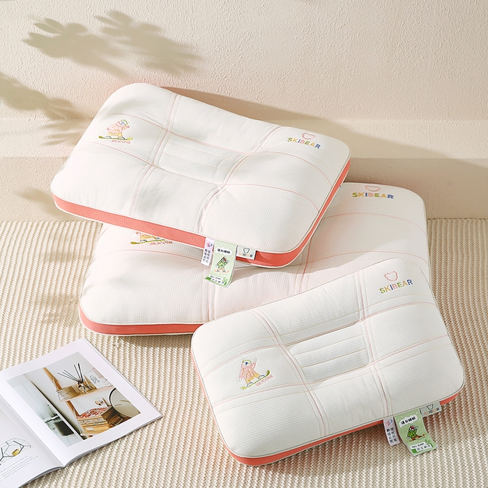 91家纺网 家纺一手货源 找家纺 （总）金牛枕芯 2025新款滑板熊亲子枕决明子枕头乳胶夹层儿童枕成人枕头枕芯