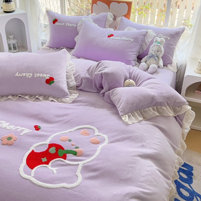 91家纺网 家纺一手货源 找家纺 （总）眷恋家纺 2025新款韩版毛巾绣小蕾丝荷叶边牛奶绒四件套迷你兔+樱桃兔系列