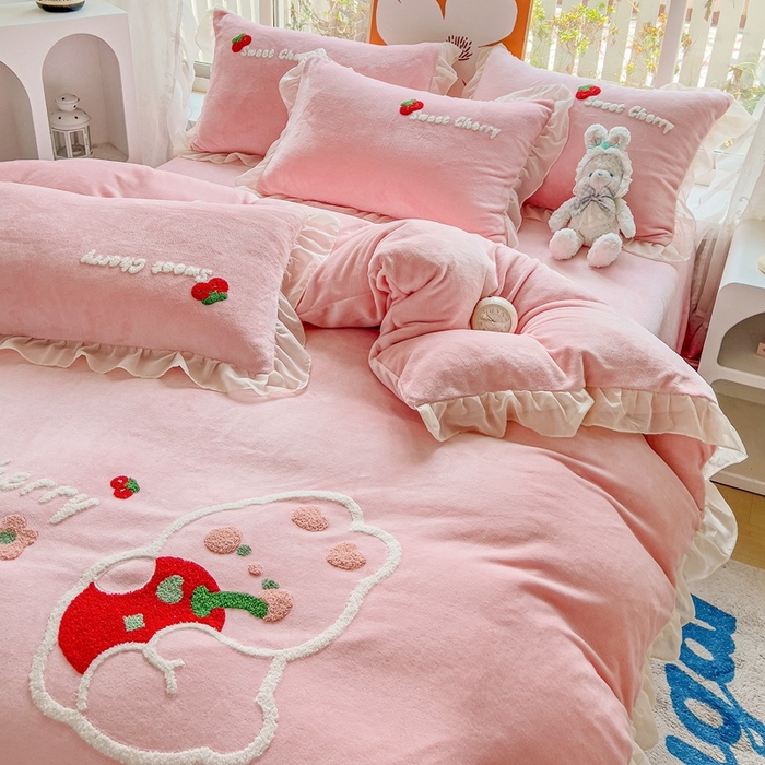 眷恋家纺 2025新款韩版毛巾绣小蕾丝荷叶边牛奶绒四件套迷你兔+樱桃兔系列 樱桃兔-浅粉