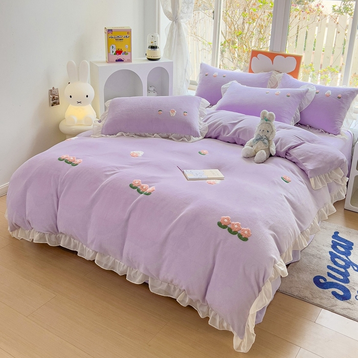 91家纺网 家纺一手货源 找家纺 眷恋家纺 2025新款韩版毛巾绣小蕾丝荷叶边牛奶绒四件套迷你兔+樱桃兔系列 迷你兔-浅紫