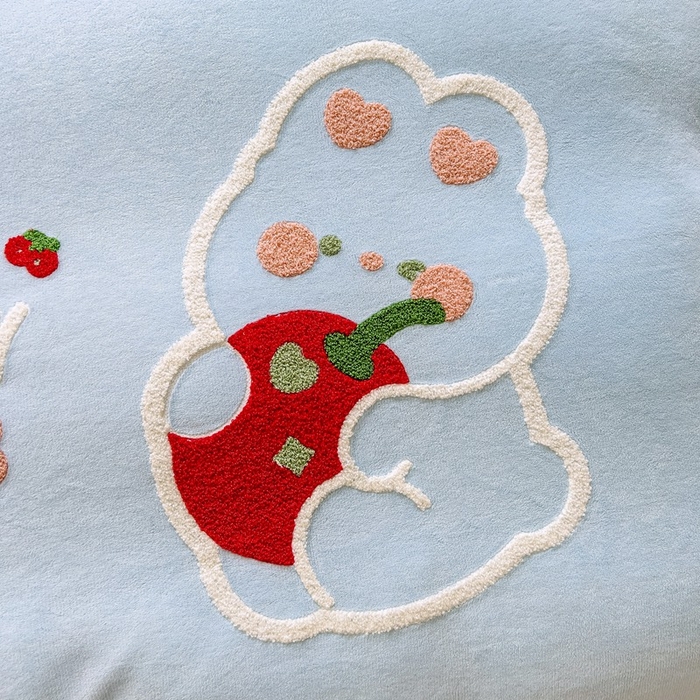 91家纺网 家纺一手货源 找家纺 眷恋家纺 2025新款韩版毛巾绣小蕾丝荷叶边牛奶绒四件套迷你兔+樱桃兔系列 樱桃兔-浅蓝