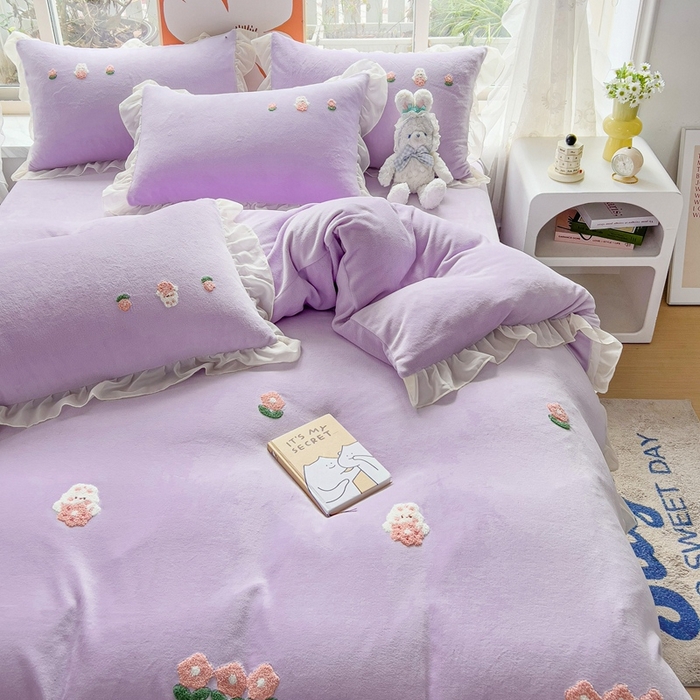 91家纺网 家纺一手货源 找家纺 眷恋家纺 2025新款韩版毛巾绣小蕾丝荷叶边牛奶绒四件套迷你兔+樱桃兔系列 迷你兔-浅紫