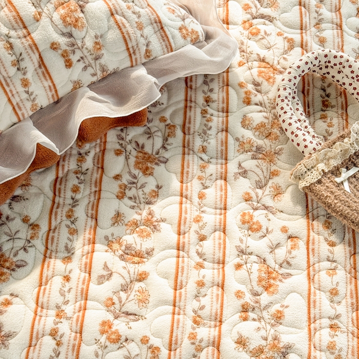 91家纺网 家纺一手货源 找家纺 禧缘家纺（原梦想家） 2025新款夹棉双层花边牛奶绒床笠三件套系列 落日云舒