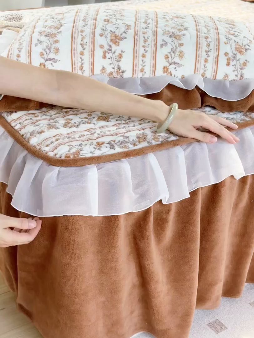 91家纺网 家纺一手货源 找家纺 禧缘家纺（原梦想家） 2025新款夹棉双层花边牛奶绒床笠三件套系列 落日云舒