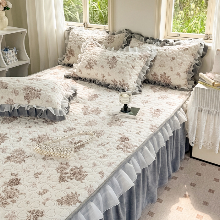 91家纺网 家纺一手货源 找家纺 禧缘家纺（原梦想家） 2025新款夹棉双层花边牛奶绒床笠三件套系列 杏花微雨