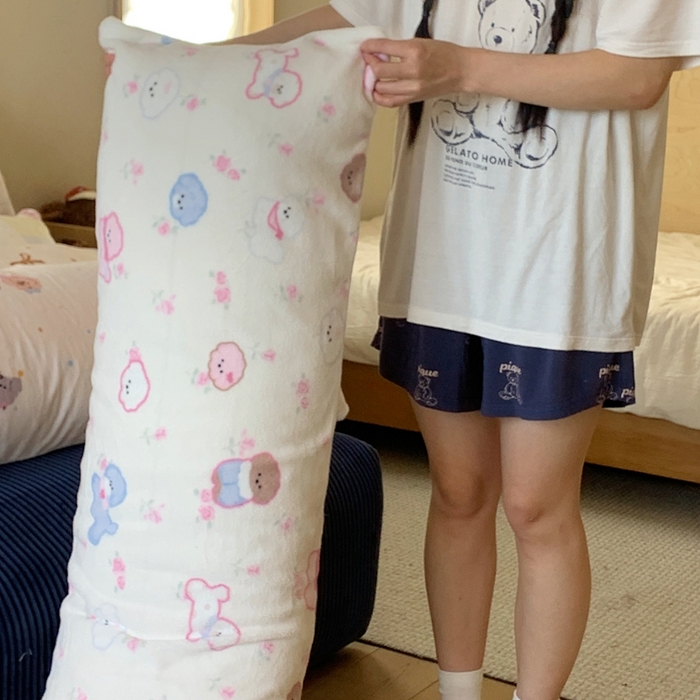 91家纺网 家纺一手货源 找家纺 桃喜 2025新款ins牛奶绒印花长抱枕 狗狗聚会