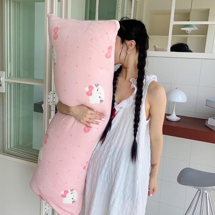 91家纺网 家纺一手货源 找家纺 （总）桃喜 2025新款ins牛奶绒印花长抱枕