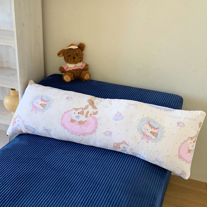 91家纺网 家纺一手货源 找家纺 （总）桃喜 2025新款ins牛奶绒印花长抱枕