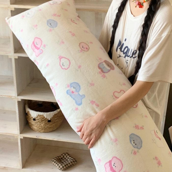 91家纺网 家纺一手货源 找家纺 桃喜 2025新款ins牛奶绒印花长抱枕 狗狗聚会