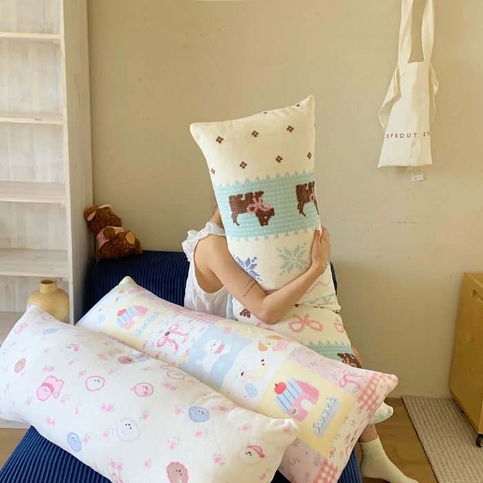 91家纺网 家纺一手货源 找家纺 桃喜 2025新款ins牛奶绒印花长抱枕 组合图仅供展示不可下单