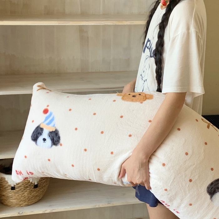 91家纺网 家纺一手货源 找家纺 桃喜 2025新款ins牛奶绒印花长抱枕 幸运狗狗