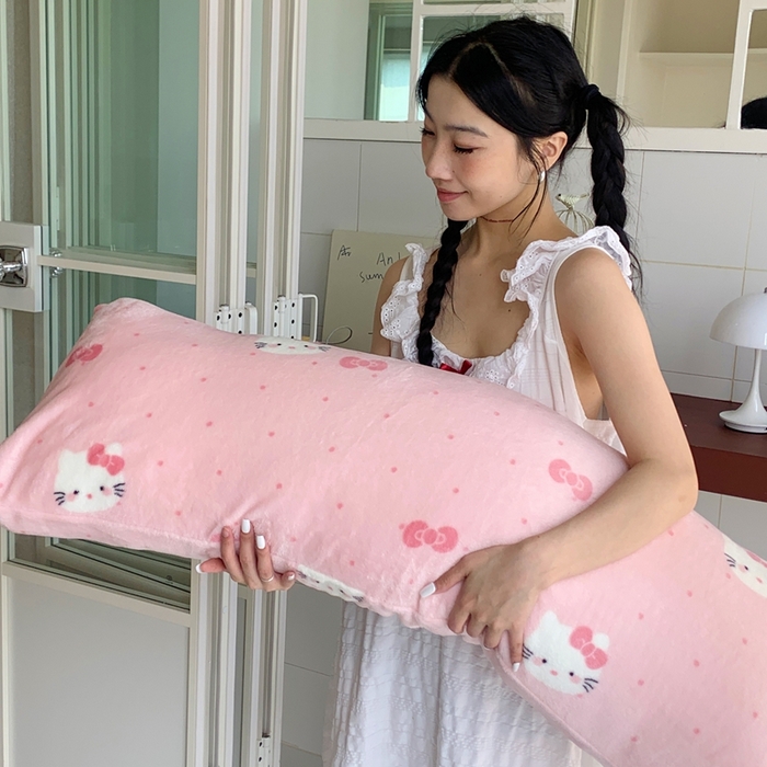 91家纺网 家纺一手货源 找家纺 桃喜 2025新款ins牛奶绒印花长抱枕 超甜小猫