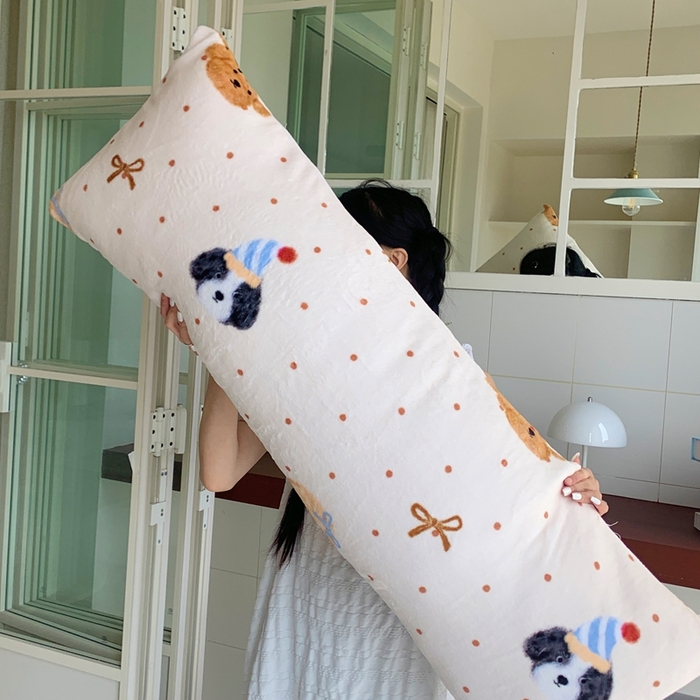 91家纺网 家纺一手货源 找家纺 桃喜 2025新款ins牛奶绒印花长抱枕 幸运狗狗