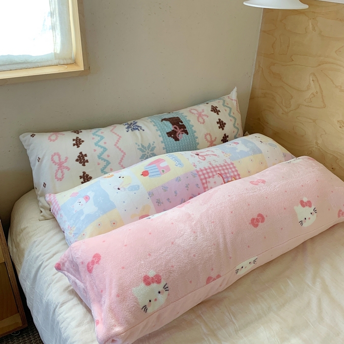 91家纺网 家纺一手货源 找家纺 桃喜 2025新款ins牛奶绒印花长抱枕 组合图仅供展示不可下单