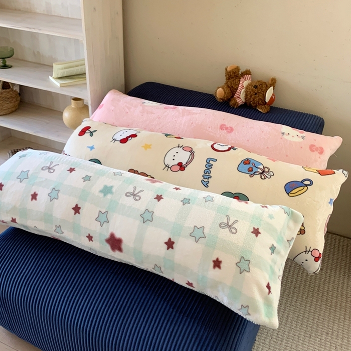 91家纺网 家纺一手货源 找家纺 桃喜 2025新款ins牛奶绒印花长抱枕 组合图仅供展示不可下单