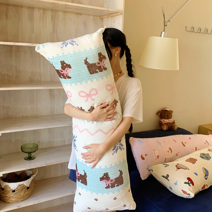 91家纺网 家纺一手货源 找家纺 （总）桃喜 2025新款ins牛奶绒印花长抱枕