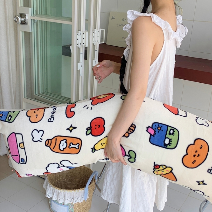 91家纺网 家纺一手货源 找家纺 桃喜 2025新款ins牛奶绒印花长抱枕 涂鸦乐园