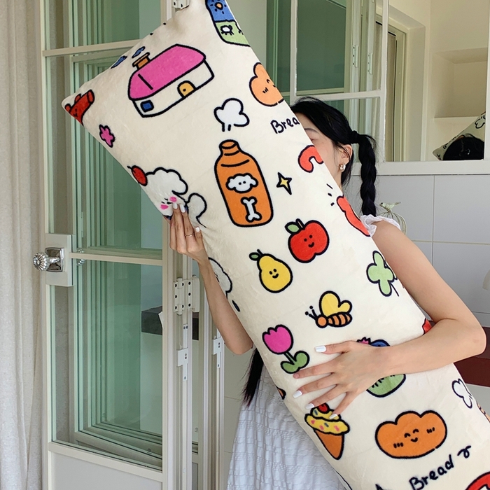 91家纺网 家纺一手货源 找家纺 桃喜 2025新款ins牛奶绒印花长抱枕 涂鸦乐园