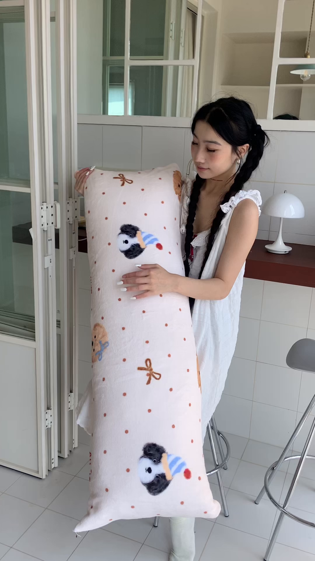 91家纺网 家纺一手货源 找家纺 桃喜 2025新款ins牛奶绒印花长抱枕 幸运狗狗