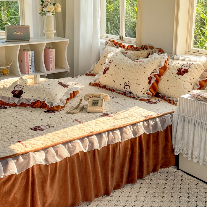 91家纺网 家纺一手货源 找家纺 （总）禧缘家纺（原梦想家） 2025新款夹棉双层花边床笠牛奶绒系列四件套