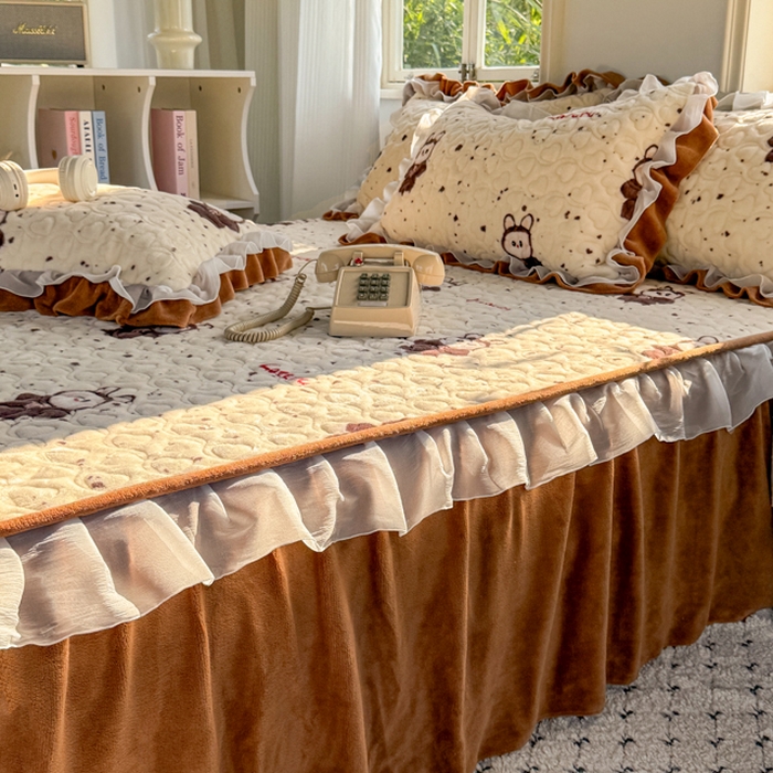 91家纺网 家纺一手货源 找家纺 （总）禧缘家纺（原梦想家） 2025新款夹棉双层花边床笠牛奶绒系列四件套