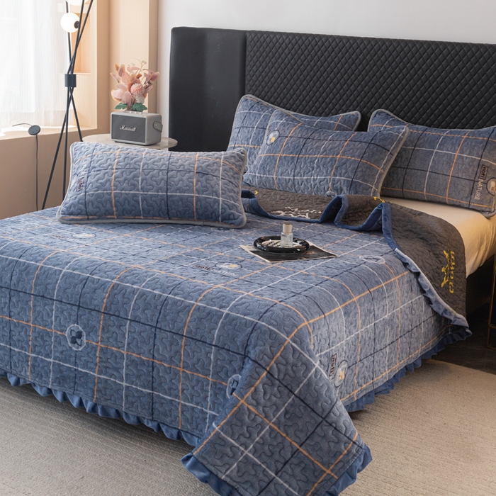 91家纺网 家纺一手货源 找家纺 （总）梦莱家纺 2025新款牛奶绒花边单床盖三件套