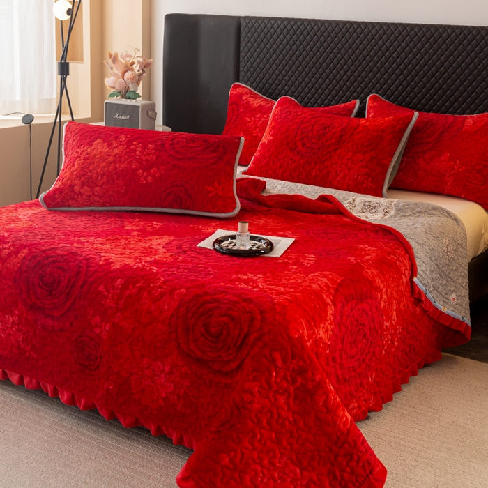 91家纺网 家纺一手货源 找家纺 （总）梦莱家纺 2025新款牛奶绒花边单床盖三件套