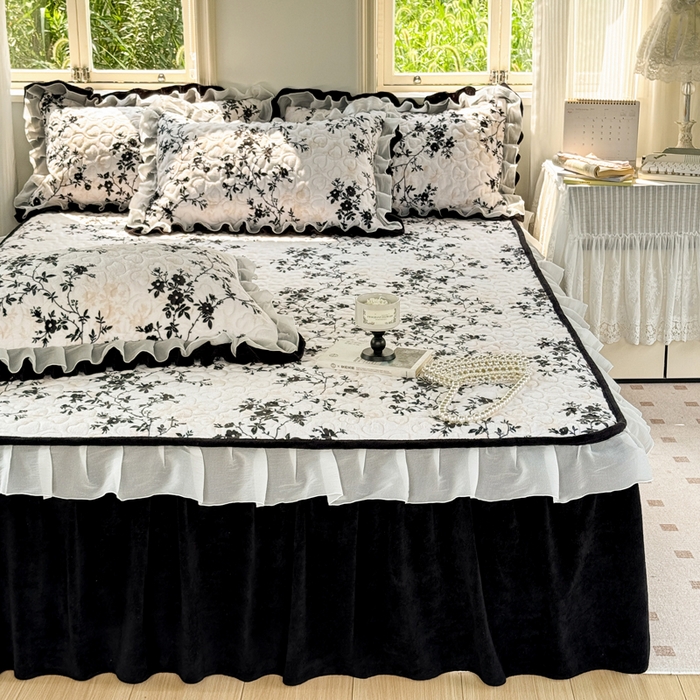 91家纺网 家纺一手货源 找家纺 禧缘家纺（原梦想家） 2025新款夹棉双层花边床笠牛奶绒系列四件套 步步生花