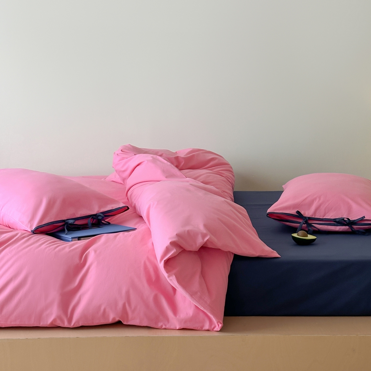 91家纺网 家纺一手货源 找家纺 例外 2025新款40s水洗棉 绑带款系列 枚玫桑葚绑带