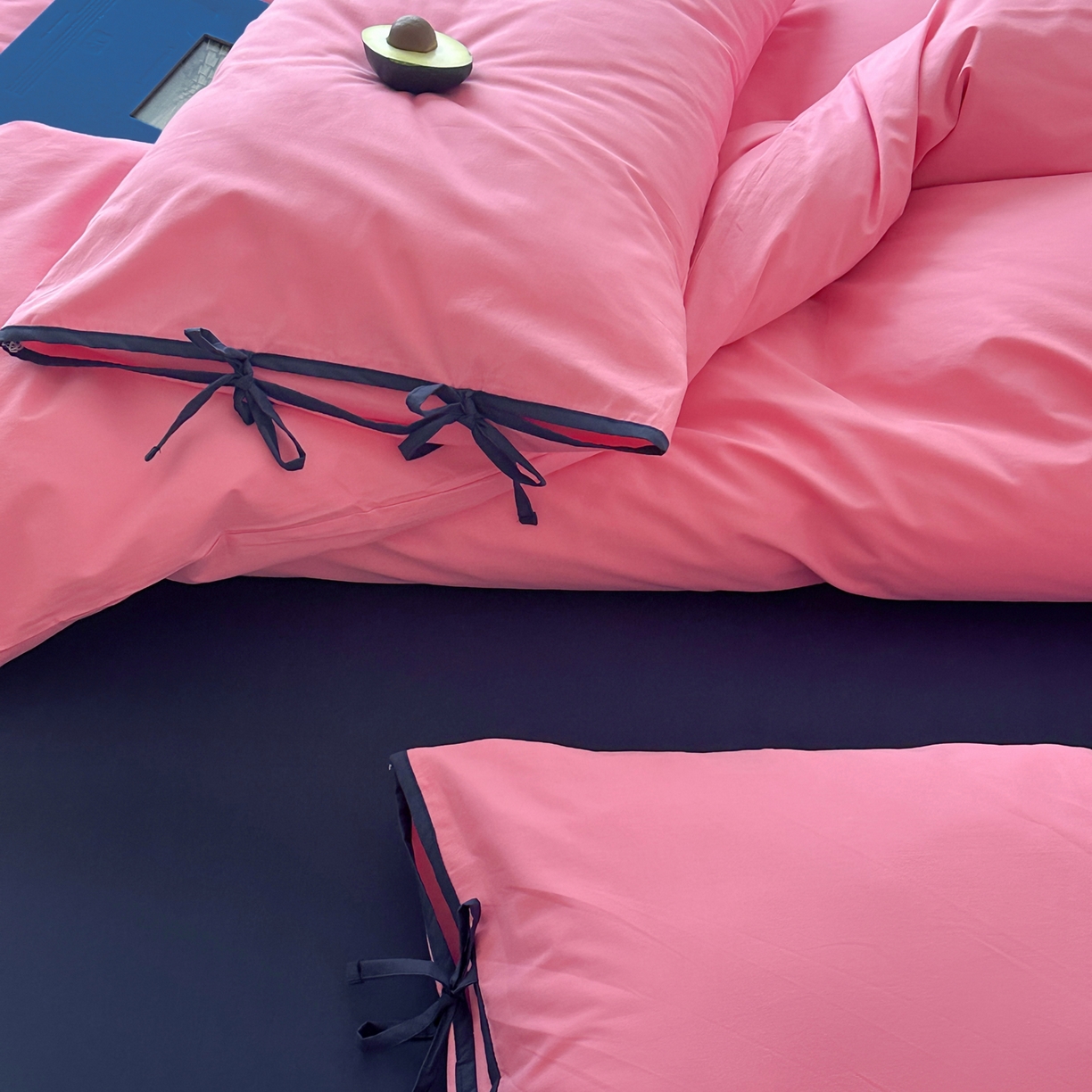 91家纺网 家纺一手货源 找家纺 例外 2025新款40s水洗棉 绑带款系列 枚玫桑葚绑带