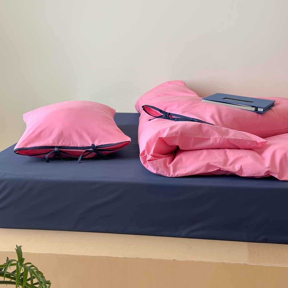 91家纺网 家纺一手货源 找家纺 例外 2025新款40s水洗棉 绑带款系列 枚玫桑葚绑带