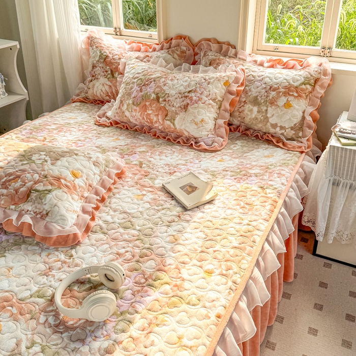 91家纺网 家纺一手货源 找家纺 禧缘家纺（原梦想家） 2025新款夹棉双层花边床笠牛奶绒系列四件套 浪漫花开