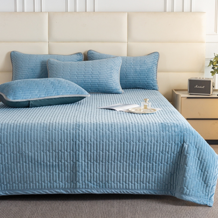 91家纺网 家纺一手货源 找家纺 （总）梦莱家纺 2025新款牛奶绒花边单床盖三件套