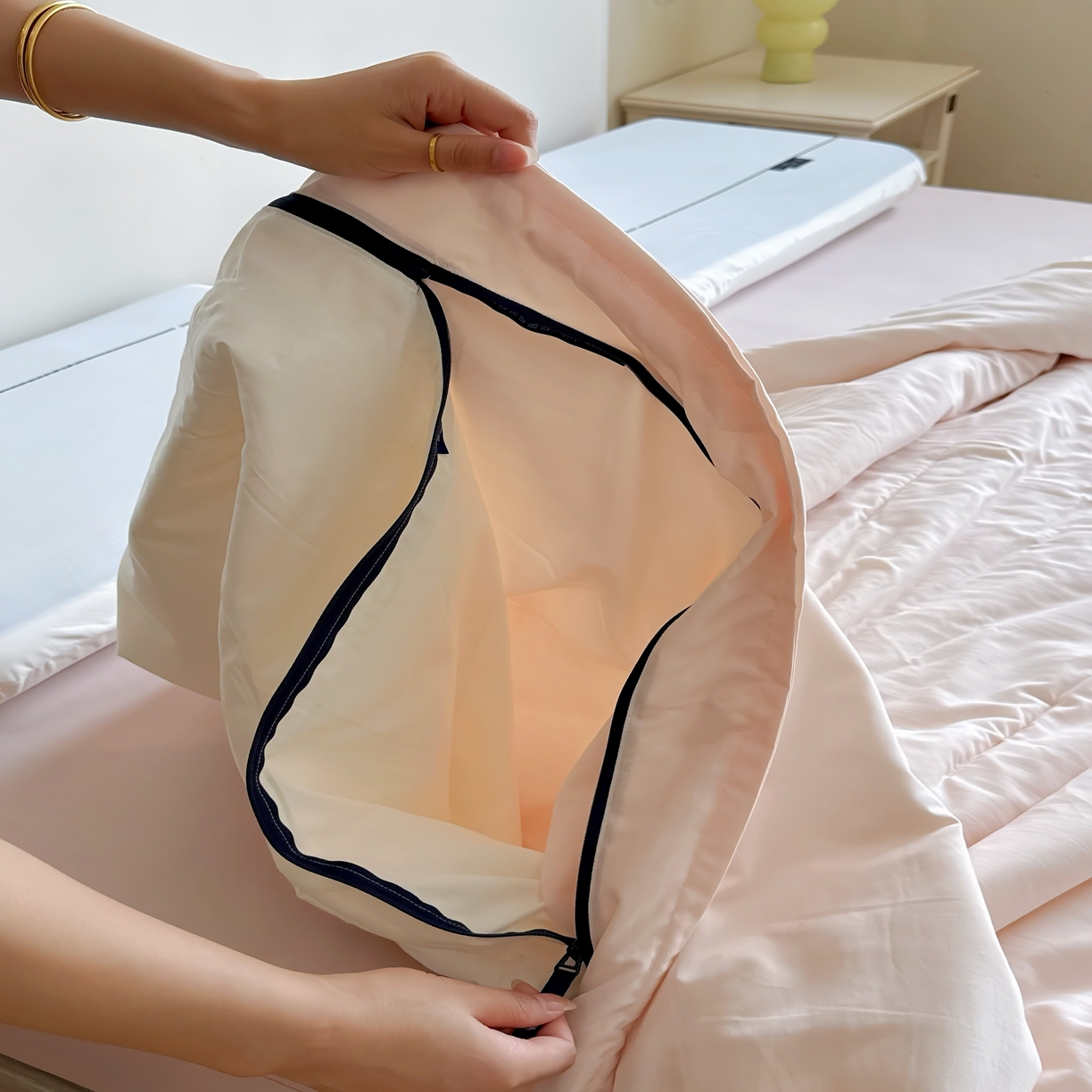 91家纺网 家纺一手货源 找家纺 兜米家居 2025新款深睡星球同款双层控温被被芯pro被春夏子母被芯 柔云粉