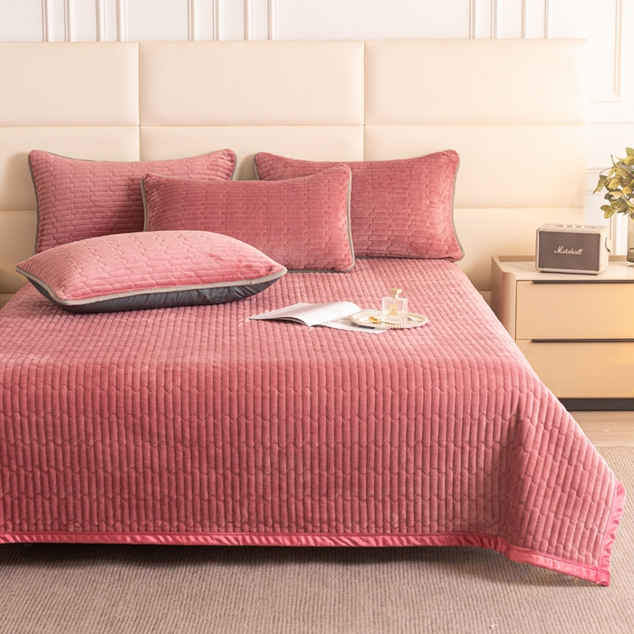 91家纺网 家纺一手货源 找家纺 （总）梦莱家纺 2025新款牛奶绒花边单床盖三件套