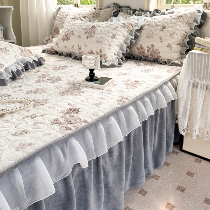 91家纺网 家纺一手货源 找家纺 禧缘家纺（原梦想家） 2025新款夹棉双层花边床笠牛奶绒系列四件套 杏花微雨