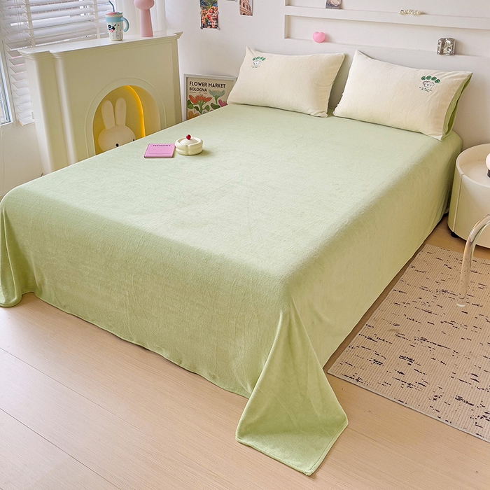 91家纺网 家纺一手货源 找家纺 眷恋家纺 2025新款牛奶绒毛巾绣四件套 复古萌狗-米白+豆绿