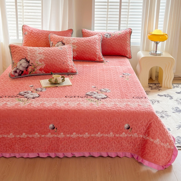 91家纺网 家纺一手货源 找家纺 梦莱家纺 2025新款牛奶绒花边单床盖三件套 绵绵细语