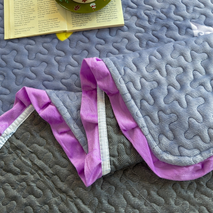 91家纺网 家纺一手货源 找家纺 梦莱家纺 2025新款牛奶绒花边单床盖三件套 史努比