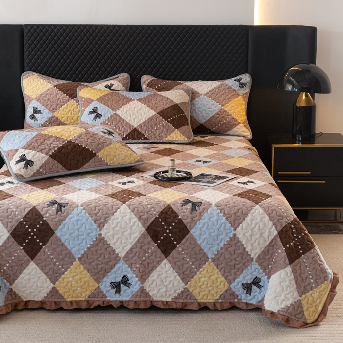 91家纺网 家纺一手货源 找家纺 梦莱家纺 2025新款牛奶绒花边单床盖三件套 优雅蝴蝶结