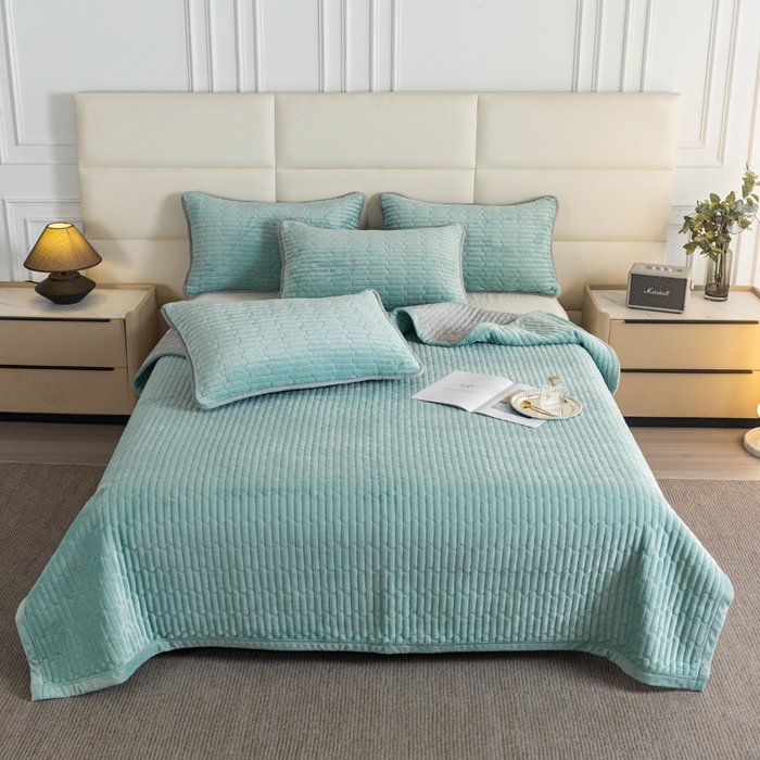 91家纺网 家纺一手货源 找家纺 梦莱家纺 2025新款牛奶绒花边单床盖三件套 海盐蓝