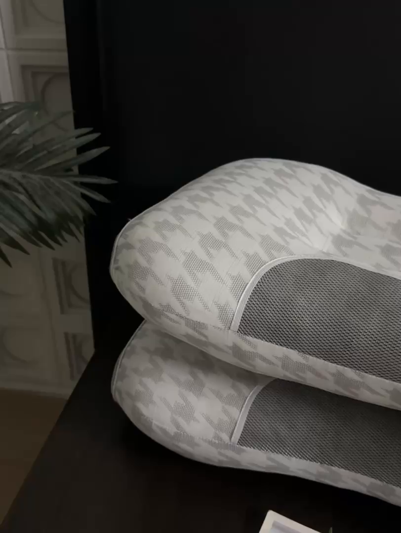 91家纺网 家纺一手货源 找家纺 （总）煌朝家纺 2025新款千鸟格大蜂窝spa枕头枕芯