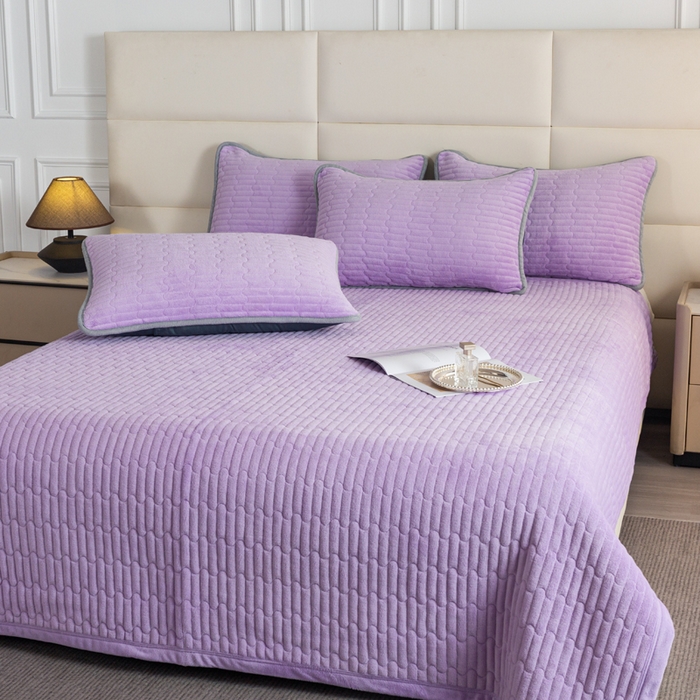 91家纺网 家纺一手货源 找家纺 梦莱家纺 2025新款牛奶绒花边单床盖三件套 奶油紫